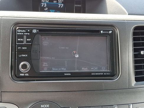 Used 2014 Toyota Sienna SE image 21