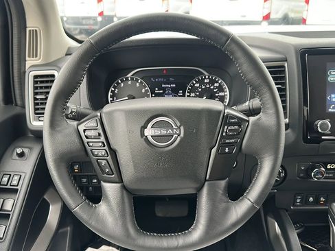 Used 2024 Nissan Frontier SV w/ Hardbody Edition image 17