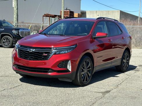 Used 2023 Chevrolet Equinox RS w/ LPO, Floor Liner Package image 1
