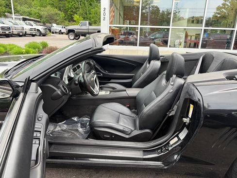 Used 2015 Chevrolet Camaro LT RWD image 18