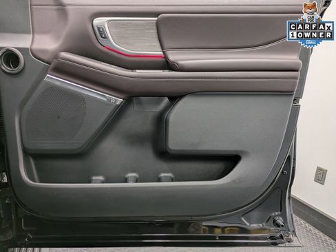 Certified 2025 Ford Expedition Max Platinum w/ Platinum Ultimate Package AWD/4WD image 31