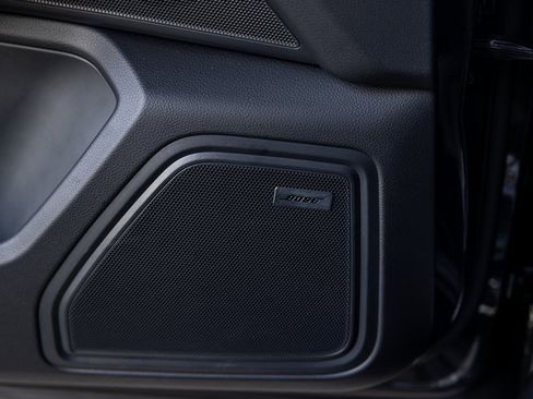 Certified 2025 Porsche Macan image 44