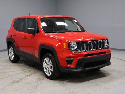 Used 2023 Jeep Renegade Latitude image 1