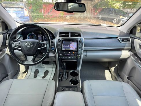 Used 2016 Toyota Camry XLE w/ Moonroof Package FWD image 10