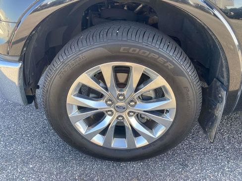 Used 2016 Ford F150 Lariat w/ Equipment Group 502A Luxury RWD image 4