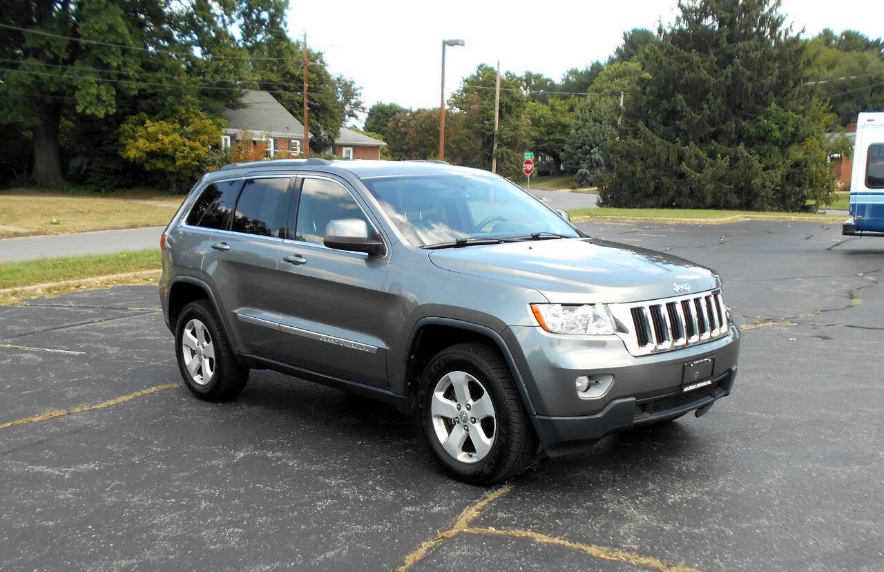 Used 2013 Jeep Grand Cherokee Laredo AWD/4WD image 3