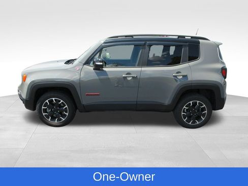 Used 2023 Jeep Renegade Trailhawk w/ Sun/Sound Group AWD/4WD image 2