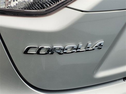 Used 2023 Toyota Corolla LE image 9