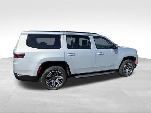 Used 2022 Jeep Wagoneer Series III w/ Flexible Seating Group AWD/4WD image 7