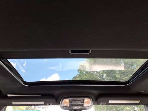 Used 2019 Jeep Grand Cherokee Limited AWD/4WD image 15