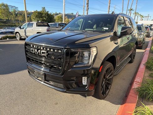 Used 2022 GMC Yukon SLT image 2