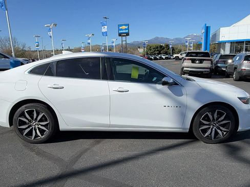 Used 2018 Chevrolet Malibu LT image 4