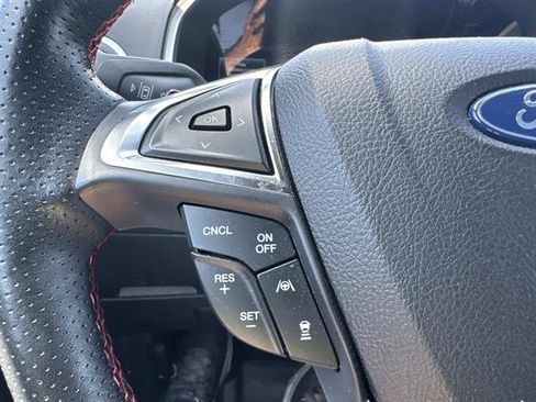 Used 2020 Ford Edge ST-Line w/ Cold Weather Package AWD/4WD image 13