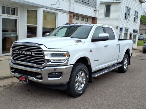 Used 2022 RAM 3500 Laramie AWD/4WD image 2