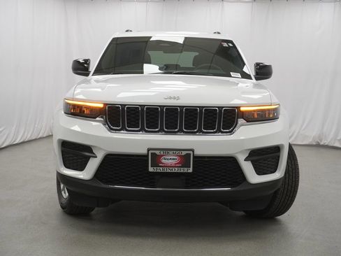 Certified 2025 Jeep Grand Cherokee Laredo X AWD/4WD image 7