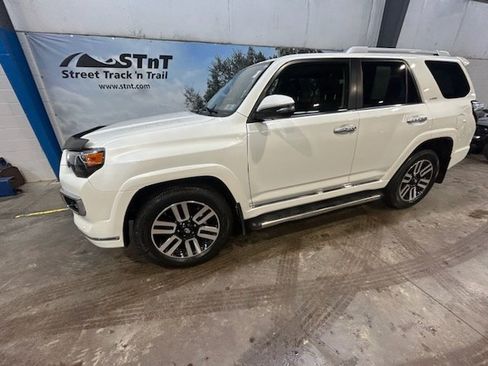 Used 2017 Toyota 4Runner Limited image 12