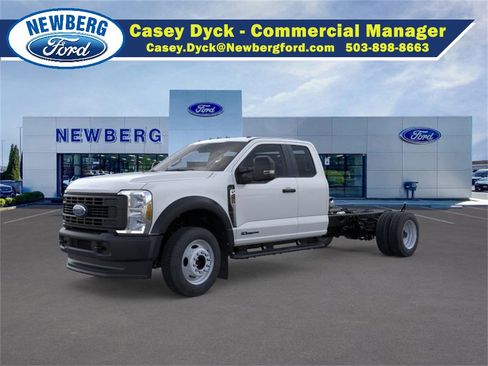 New 2025 Ford F450 XL image 3