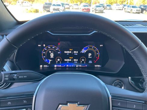 Used 2024 Chevrolet Colorado LT w/ LT Convenience Package II image 18