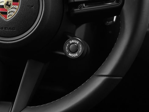 Certified 2026 Porsche Macan image 35