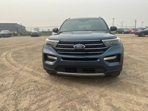 Used 2020 Ford Explorer XLT w/ Equipment Group 202A AWD/4WD image 2
