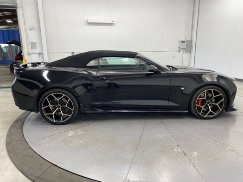 Used 2018 Chevrolet Camaro SS RWD image 8