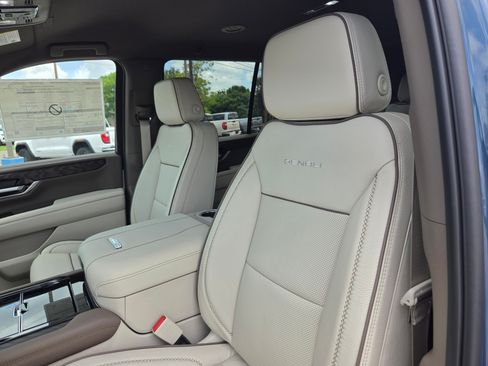 New 2026 GMC Yukon Denali AWD/4WD image 7