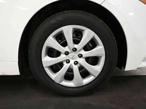 Used 2022 Toyota Corolla LE FWD image 9
