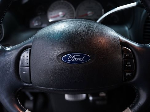 Used 2003 Ford F150 Harley-Davidson image 30