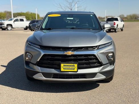 Used 2023 Chevrolet Blazer LT FWD image 2
