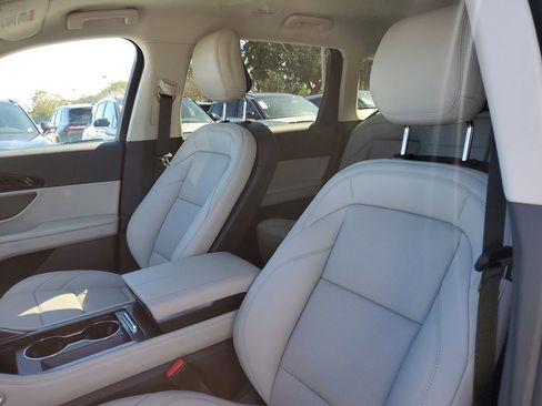New 2026 Lincoln Nautilus Premier AWD/4WD image 21