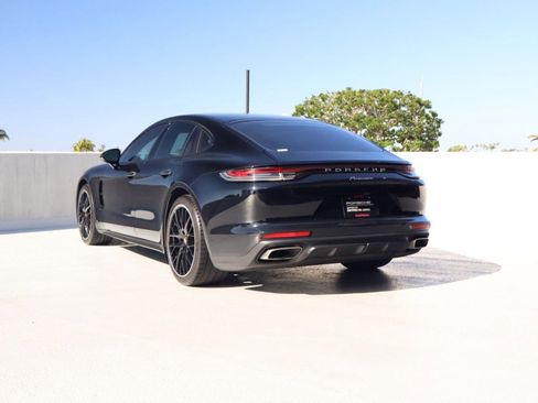 Certified 2023 Porsche Panamera image 3