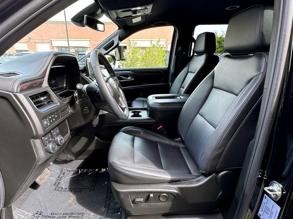 Used 2023 Chevrolet Tahoe LT w/ Luxury Package AWD/4WD image 19