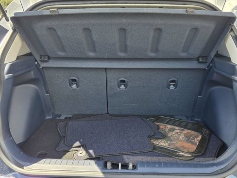 Certified 2025 Hyundai Venue Limited FWD image 14