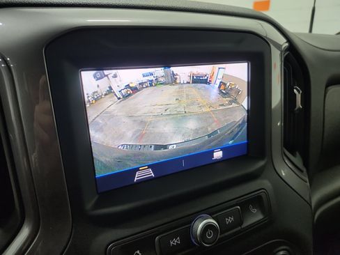 Used 2021 Chevrolet Silverado 2500 Custom w/ Custom Value Package AWD/4WD image 18