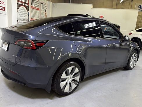 Used 2023 Tesla Model Y Long Range AWD/4WD image 5