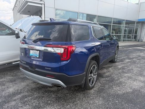 Used 2023 GMC Acadia SLT w/ Technology Package AWD/4WD image 3