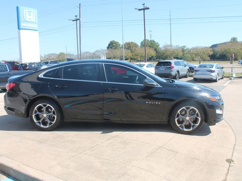 Used 2021 Chevrolet Malibu LT image 4