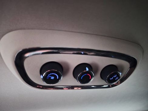 Used 2018 Dodge Durango SXT w/ 3rd Row Seating Group image 23