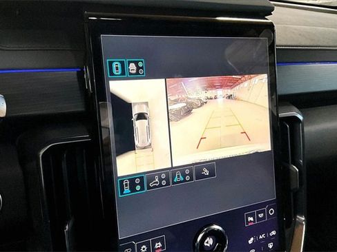 Used 2025 GMC Acadia AT4 image 14