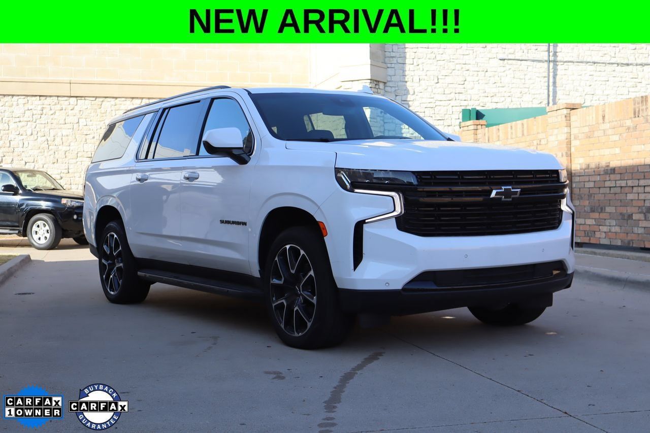 Used 2024 Chevrolet Suburban RST RWD image 1