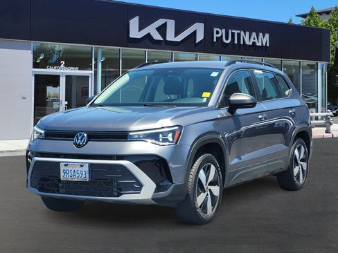 Used 2025 Volkswagen Taos S AWD/4WD image 8