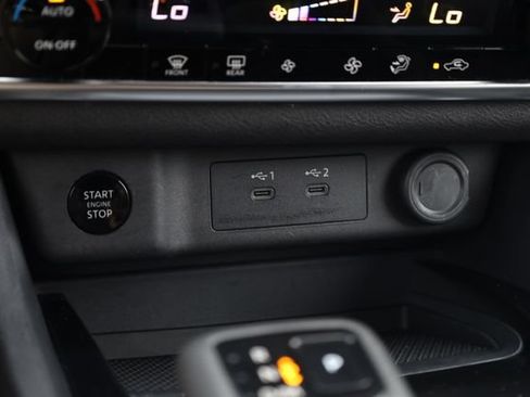 Used 2025 Nissan Rogue SV FWD image 23