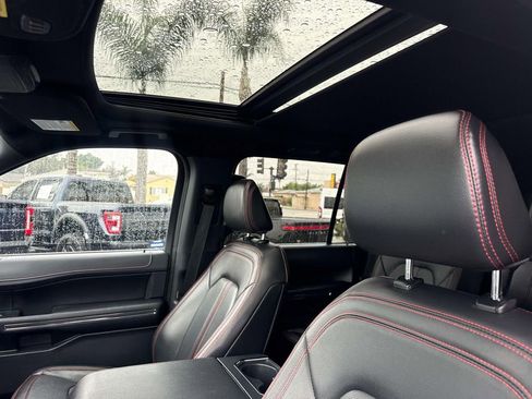 Used 2022 Ford Expedition Limited image 27