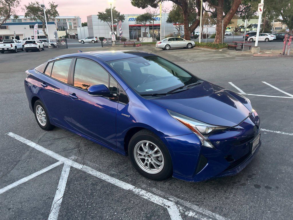 Used 2016 Toyota Prius Three w/ Advanced Technology Package FWD image 1