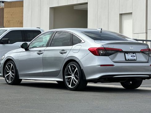 Used 2022 Honda Civic Touring image 5