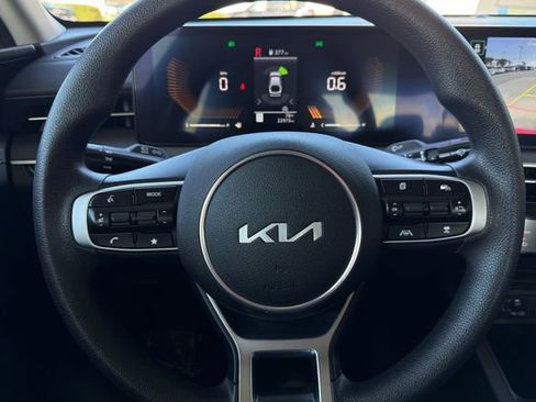 Used 2025 Kia K5 LXS FWD image 27
