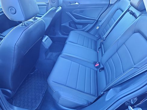 Certified 2023 Volkswagen Jetta SE w/ Panoramic Sunroof Package image 29