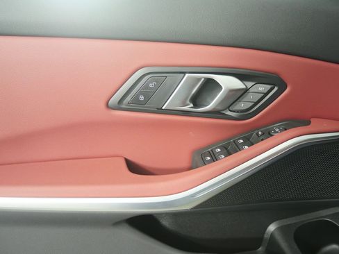 New 2026 BMW 330i Sedan w/ M Sport Package image 9