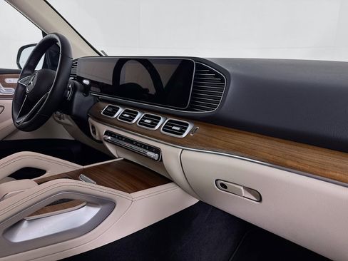 Used 2025 Mercedes-Benz GLE 450e 4MATIC image 28