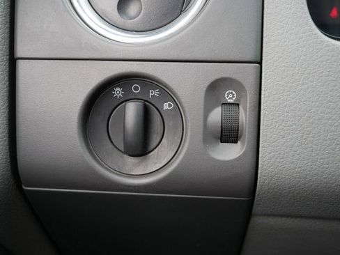 Used 2005 Ford F150 XLT image 23